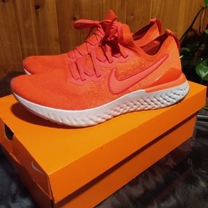 Nike Epic Reacts fly knit 2 shoes. Men's 11. Like new